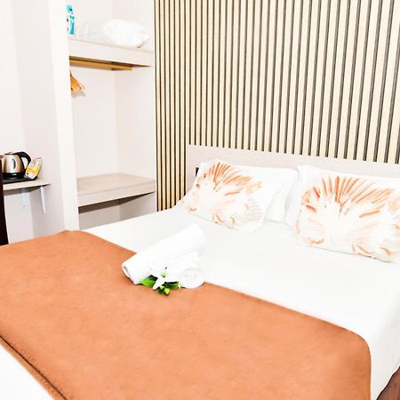 Hotel Ancora Urban Center Финистере Екстериор снимка