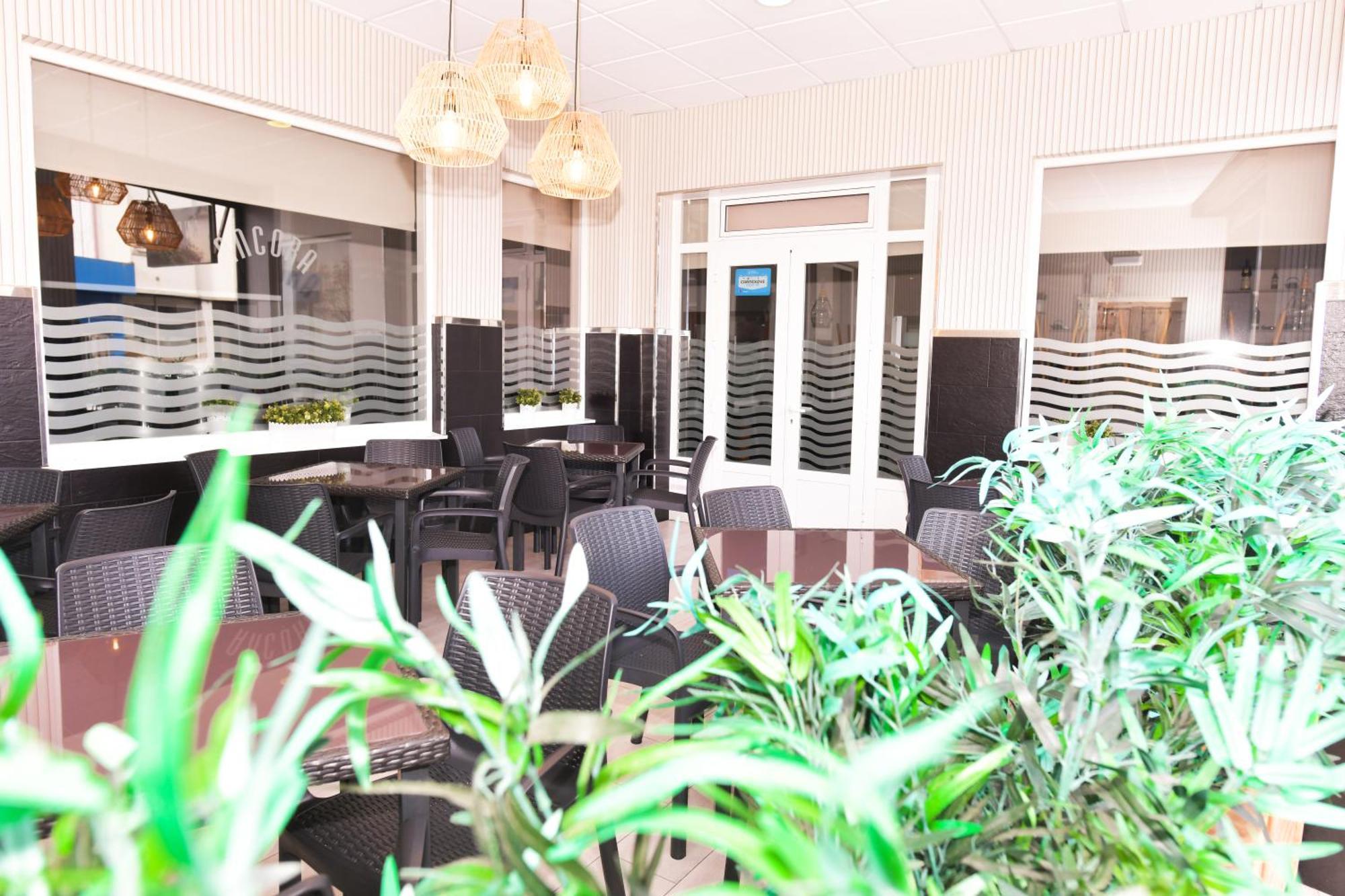 Hotel Ancora Urban Center Финистере Екстериор снимка