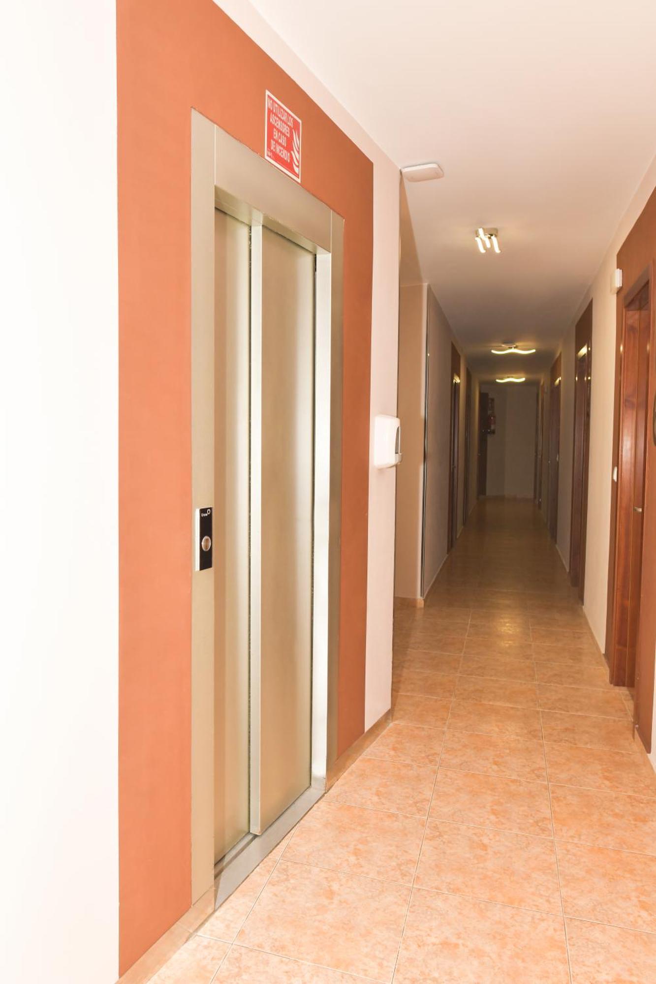 Hotel Ancora Urban Center Финистере Екстериор снимка