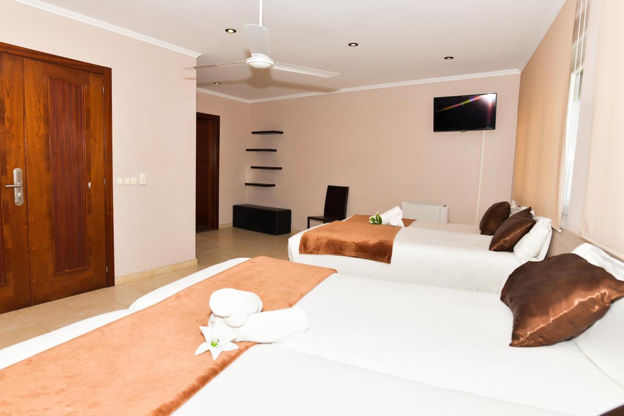 Hotel Ancora Urban Center Финистере Екстериор снимка