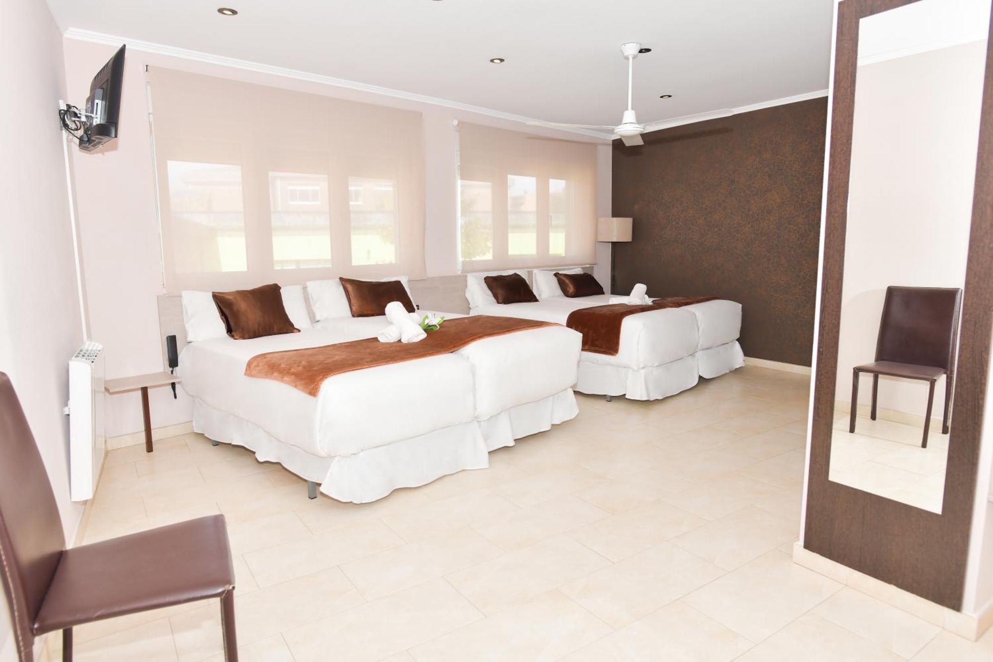 Hotel Ancora Urban Center Финистере Екстериор снимка