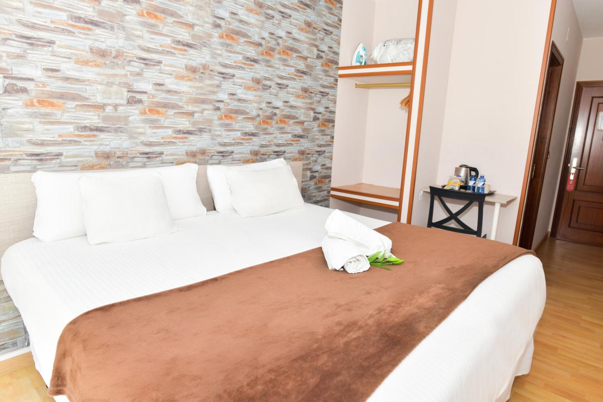 Hotel Ancora Urban Center Финистере Екстериор снимка