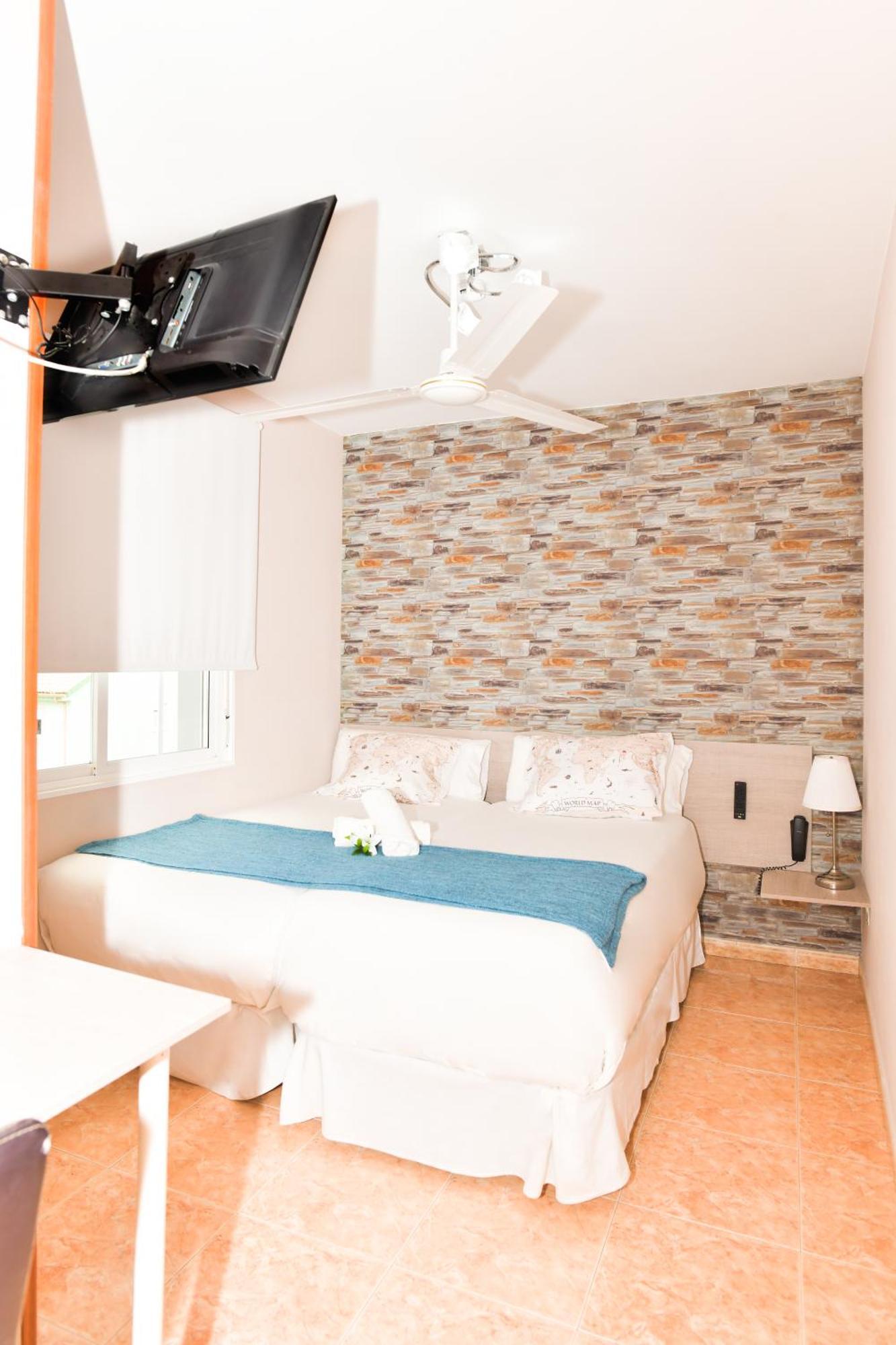 Hotel Ancora Urban Center Финистере Екстериор снимка