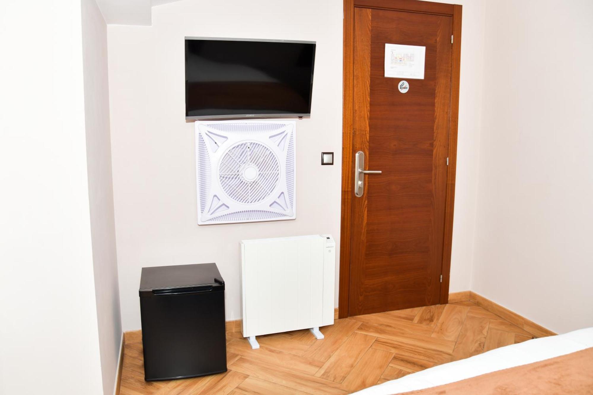 Hotel Ancora Urban Center Финистере Екстериор снимка