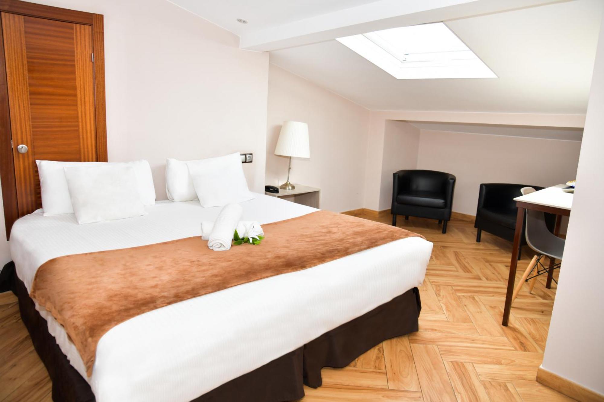 Hotel Ancora Urban Center Финистере Екстериор снимка