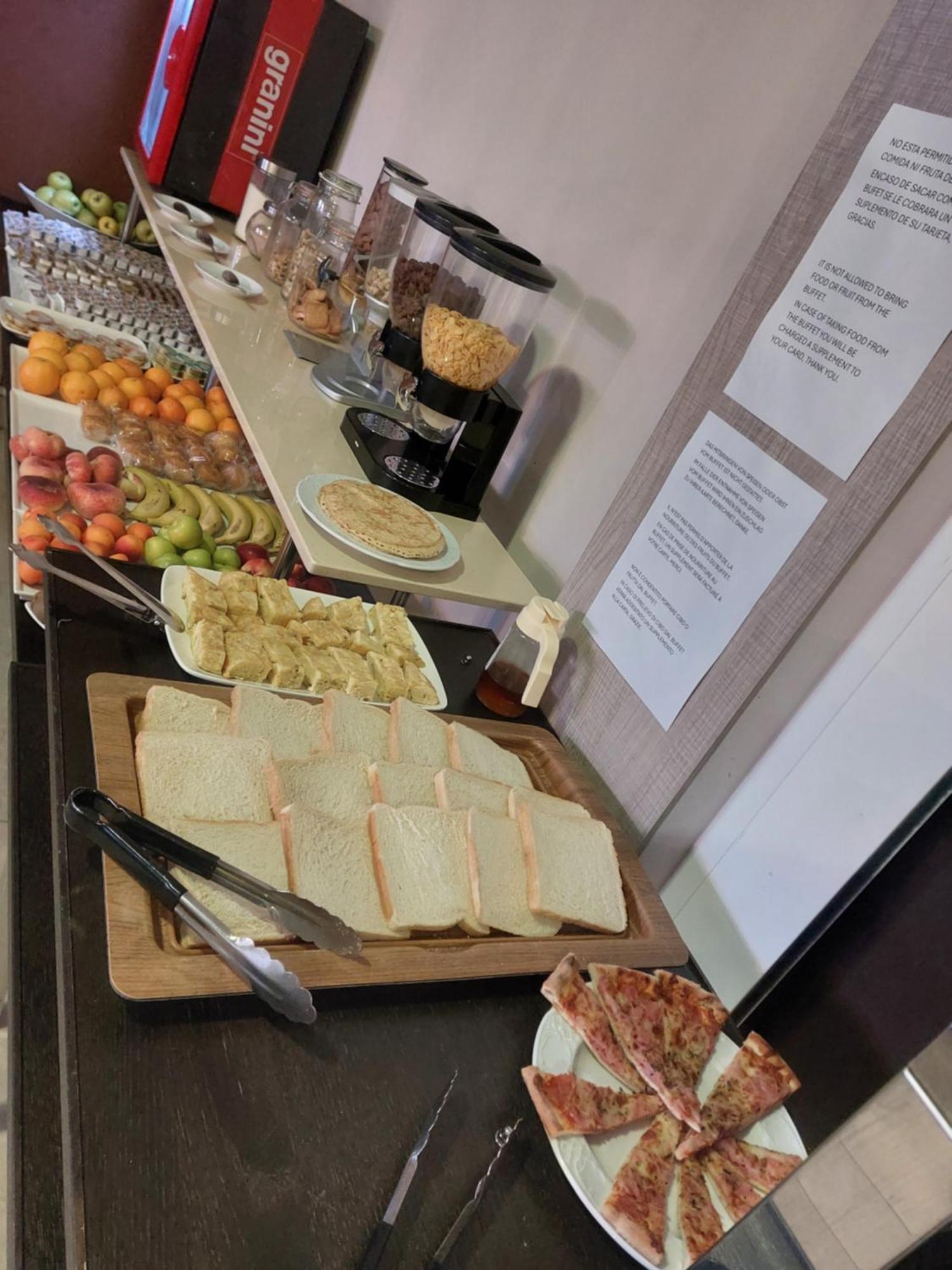 Hotel Ancora Urban Center Финистере Екстериор снимка