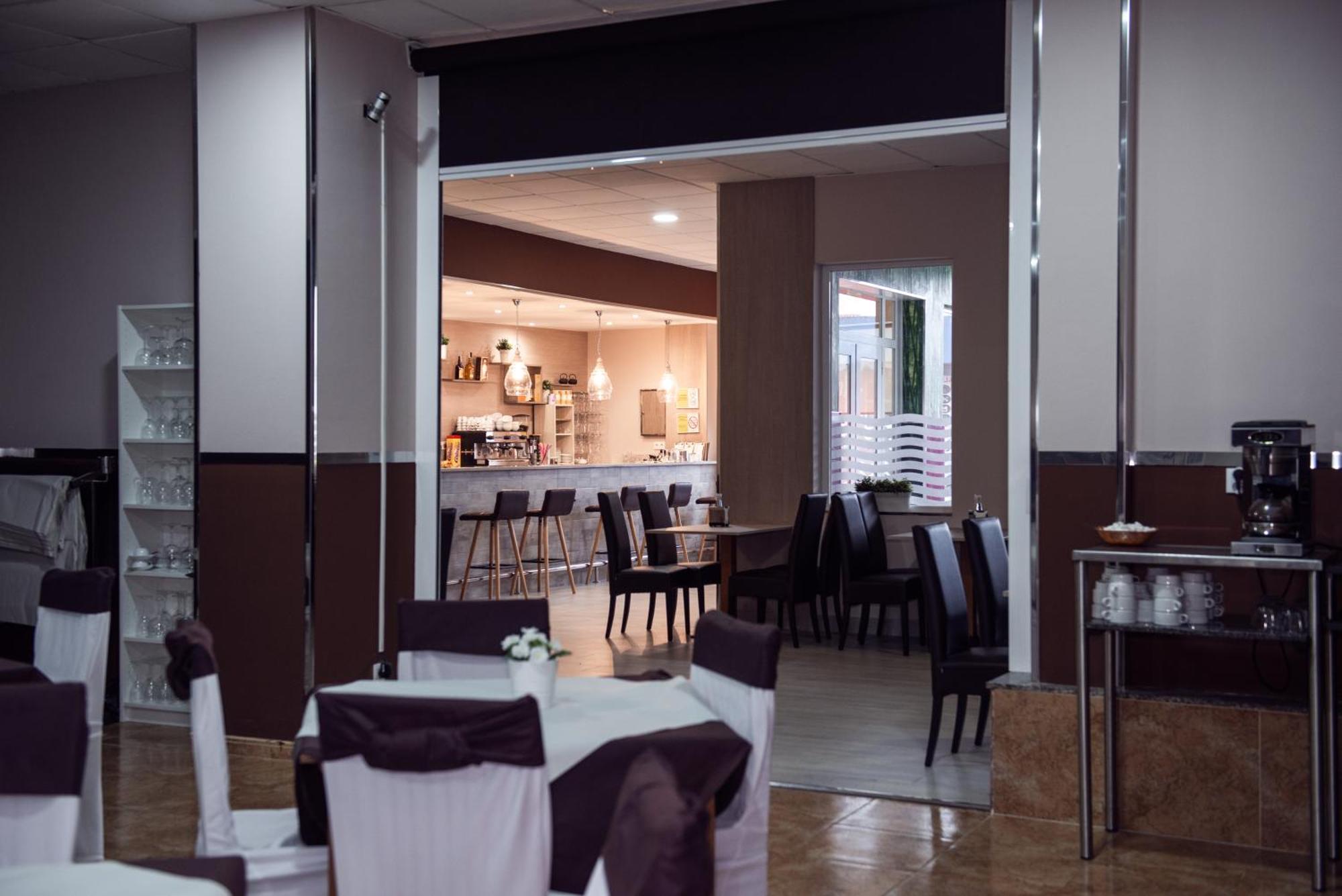 Hotel Ancora Urban Center Финистере Екстериор снимка