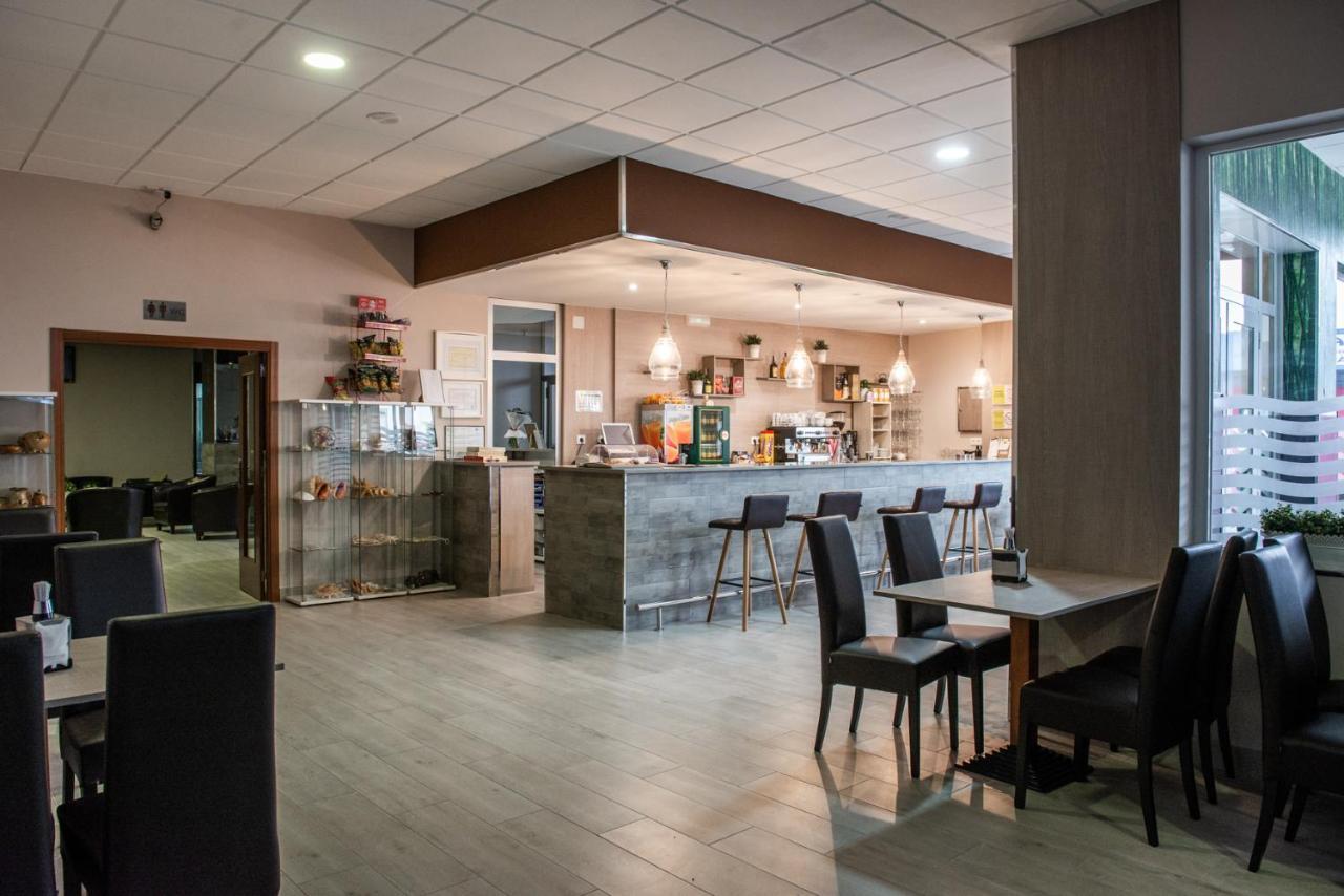 Hotel Ancora Urban Center Финистере Екстериор снимка