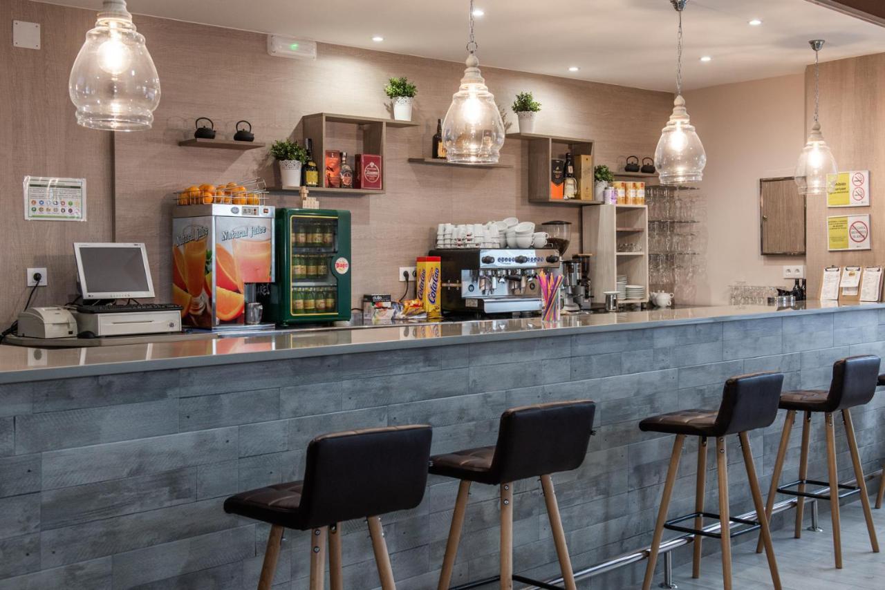 Hotel Ancora Urban Center Финистере Екстериор снимка